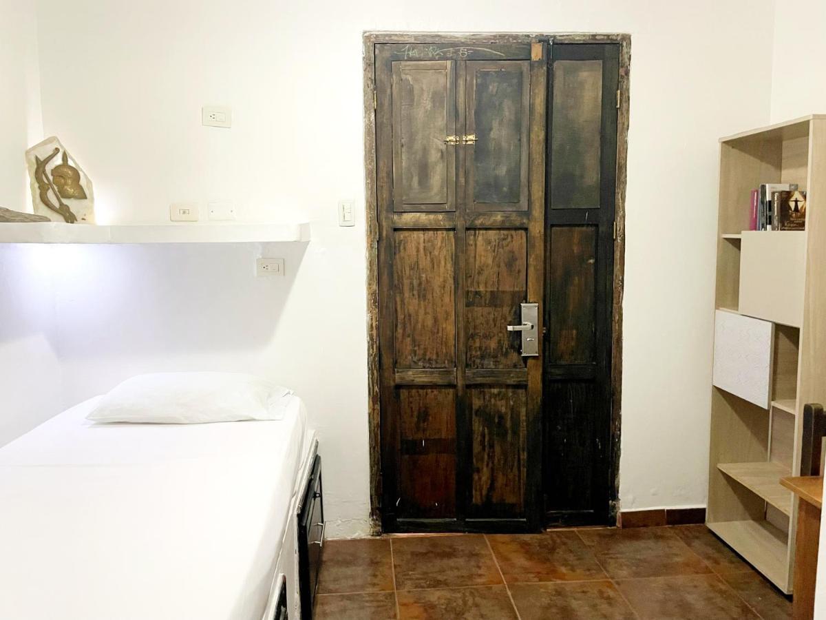 Casa Mama Waldy Hostel Cartagena ภายนอก รูปภาพ